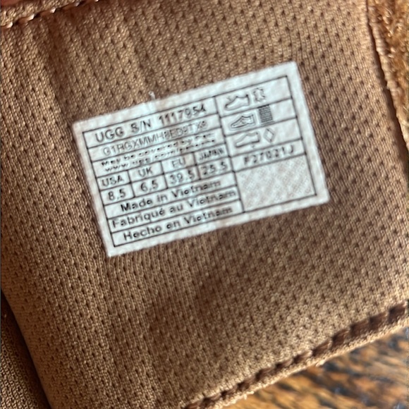 Ugg Sz 8.5 Women’s Goldenstar Sandal in Chestnut Super Comfortable - Picture 4 of 13